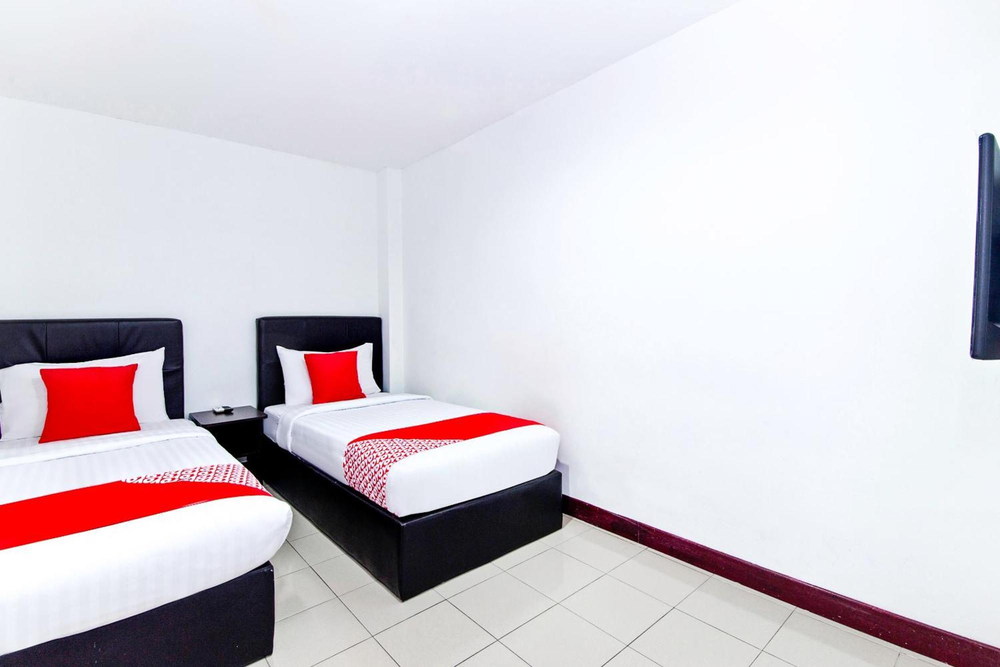 Super Oyo 321 Hotel D'Elegant Kuala Lumpur Esterno foto