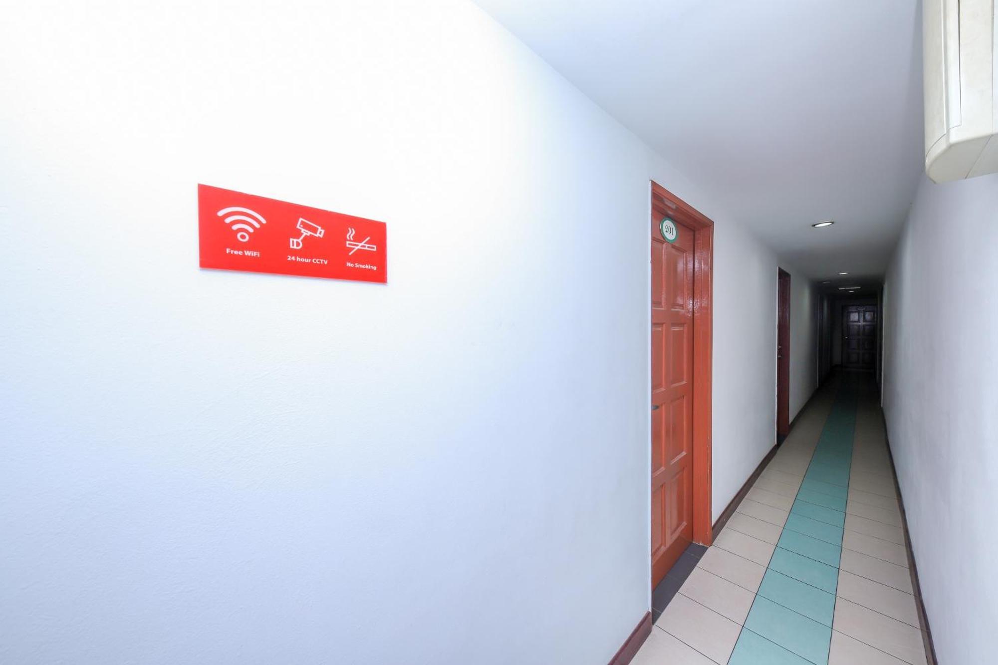 Super Oyo 321 Hotel D'Elegant Kuala Lumpur Esterno foto